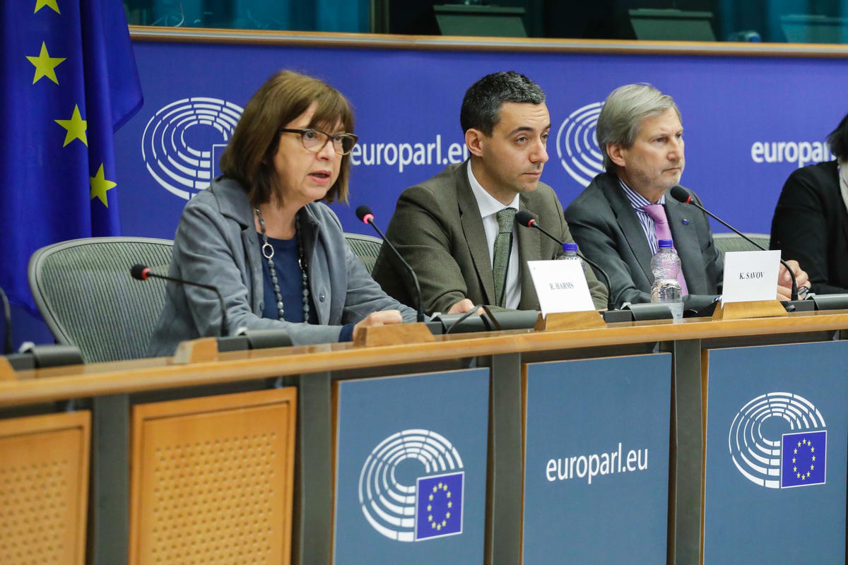 ‘Gazetecilerin yeri hapishane değil, yazışleri bürosu’